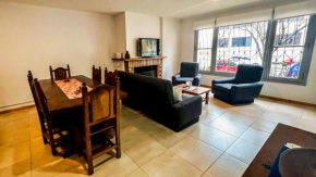 Rent Up - Bariloche, Casa a pasos del Centro Civico